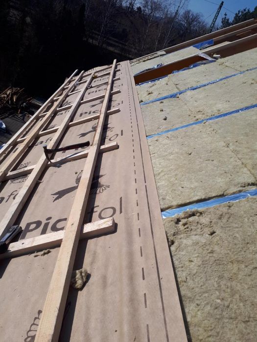 Servicii de montaj acoperiș, reparații terase țiglă metalică.  Ceramic