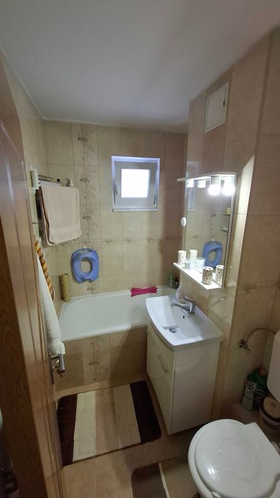 Apartament de vanzare 2 camere 45 mp zona Dambu Pietros