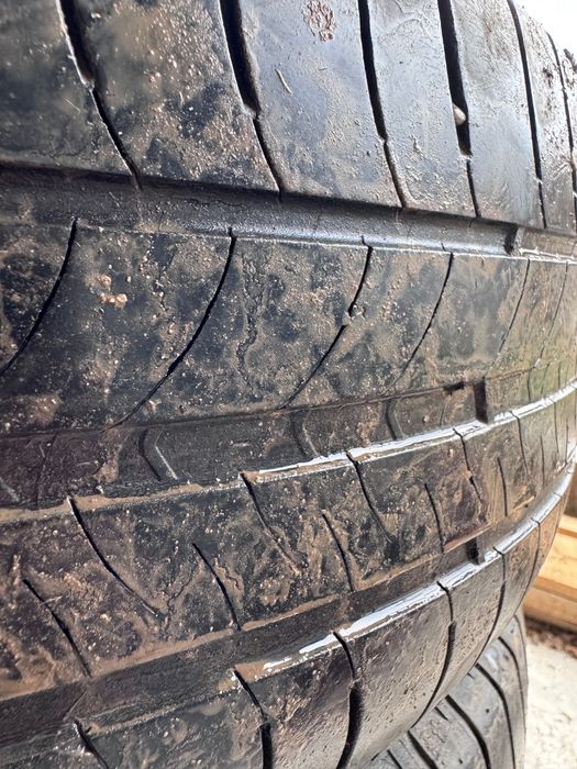 Vând anvelope Michelin 205/60 r16 de vară