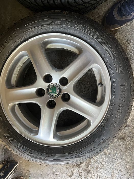 Гуми с джанти 15- ки 5/100 ваг