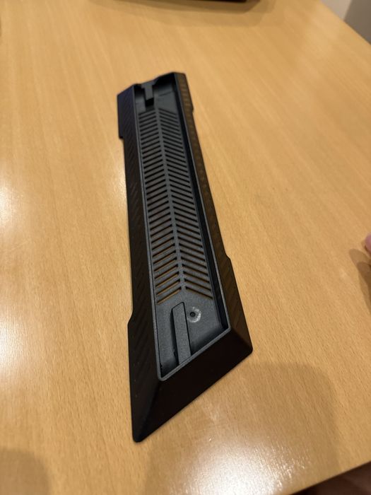 Вертикална стойка PlayStation PS 4 slim Нова
