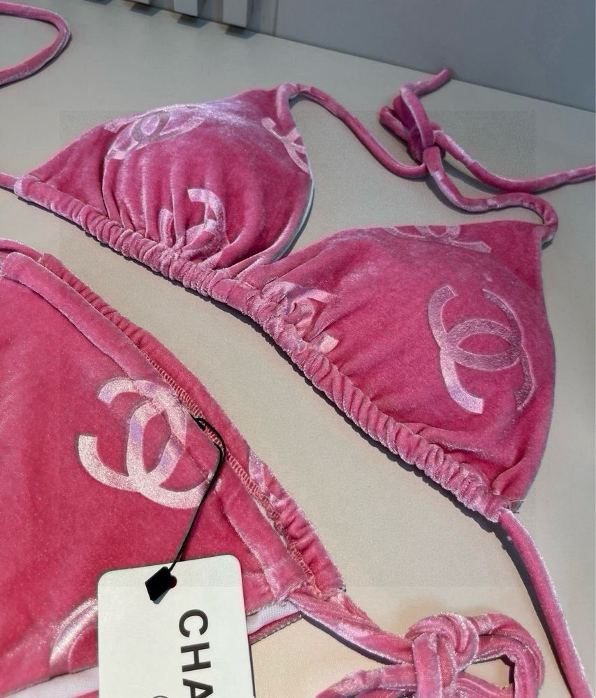 Costum de baie Chanel