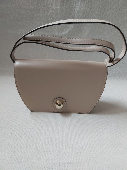Furla чанта бежова