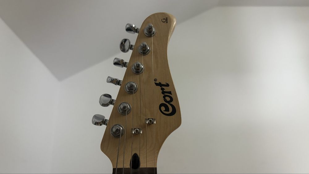Chitara electrica Cort G210 cu corzi de COBALT