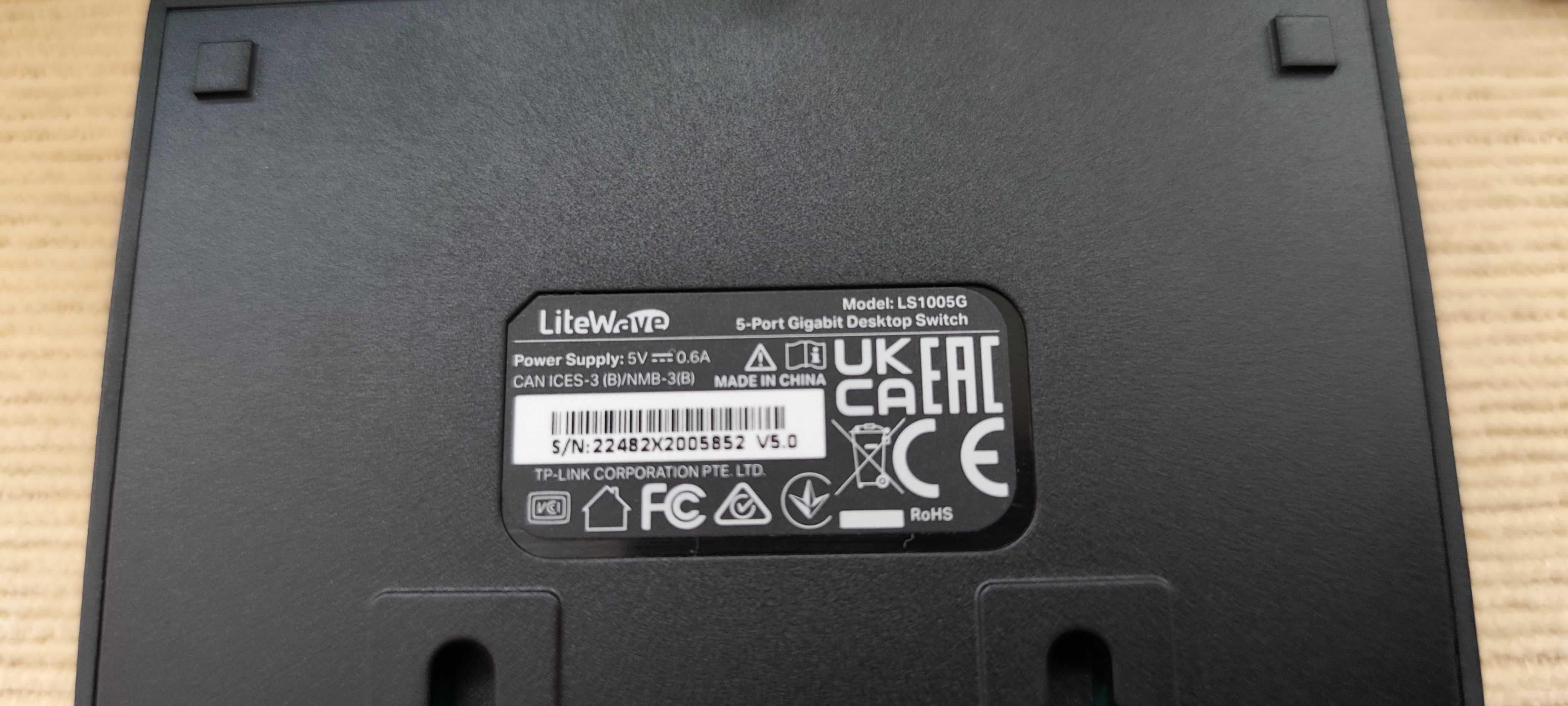 Switch TP-LINK LS1005G 5-port 1000 Mbps (в гаранция до 23.01.2027)