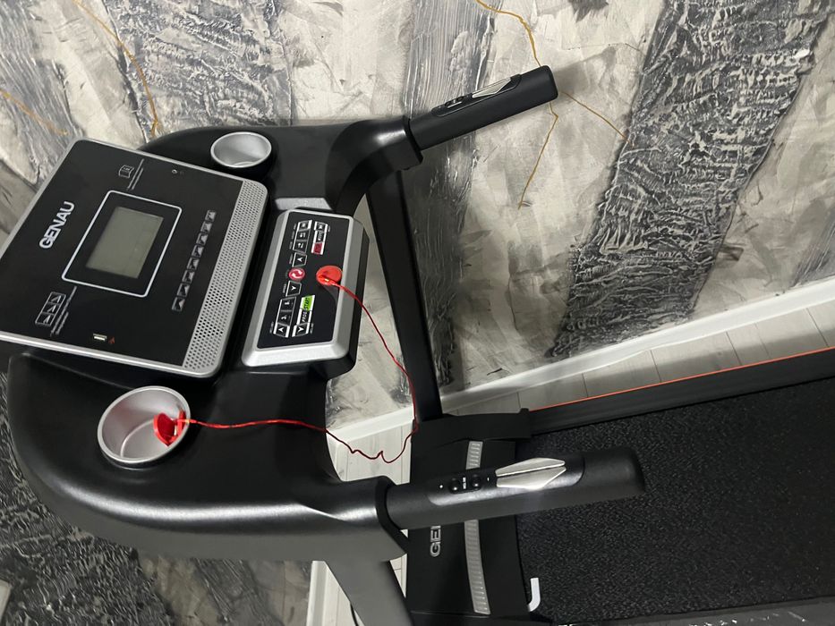 Продам Genau беговую дорожку, не использованный, почти новый,