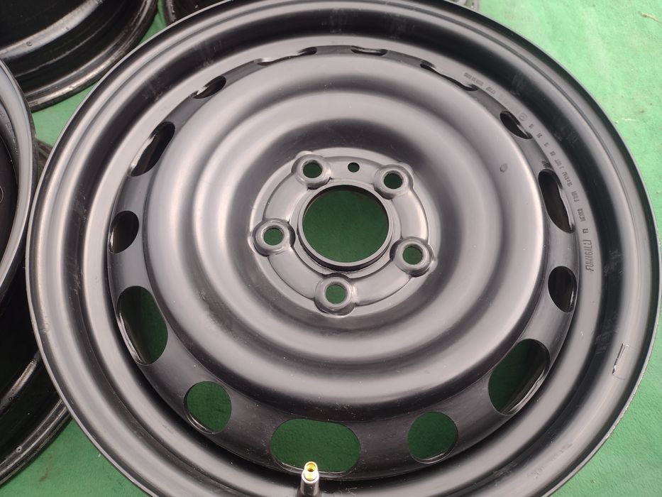 Почти нови 16-5х114.3 ЕТ50 6.5J Mazda 3