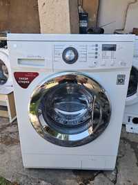 Продаётся стиральная машинка состояние идеальное 6КГ  LG