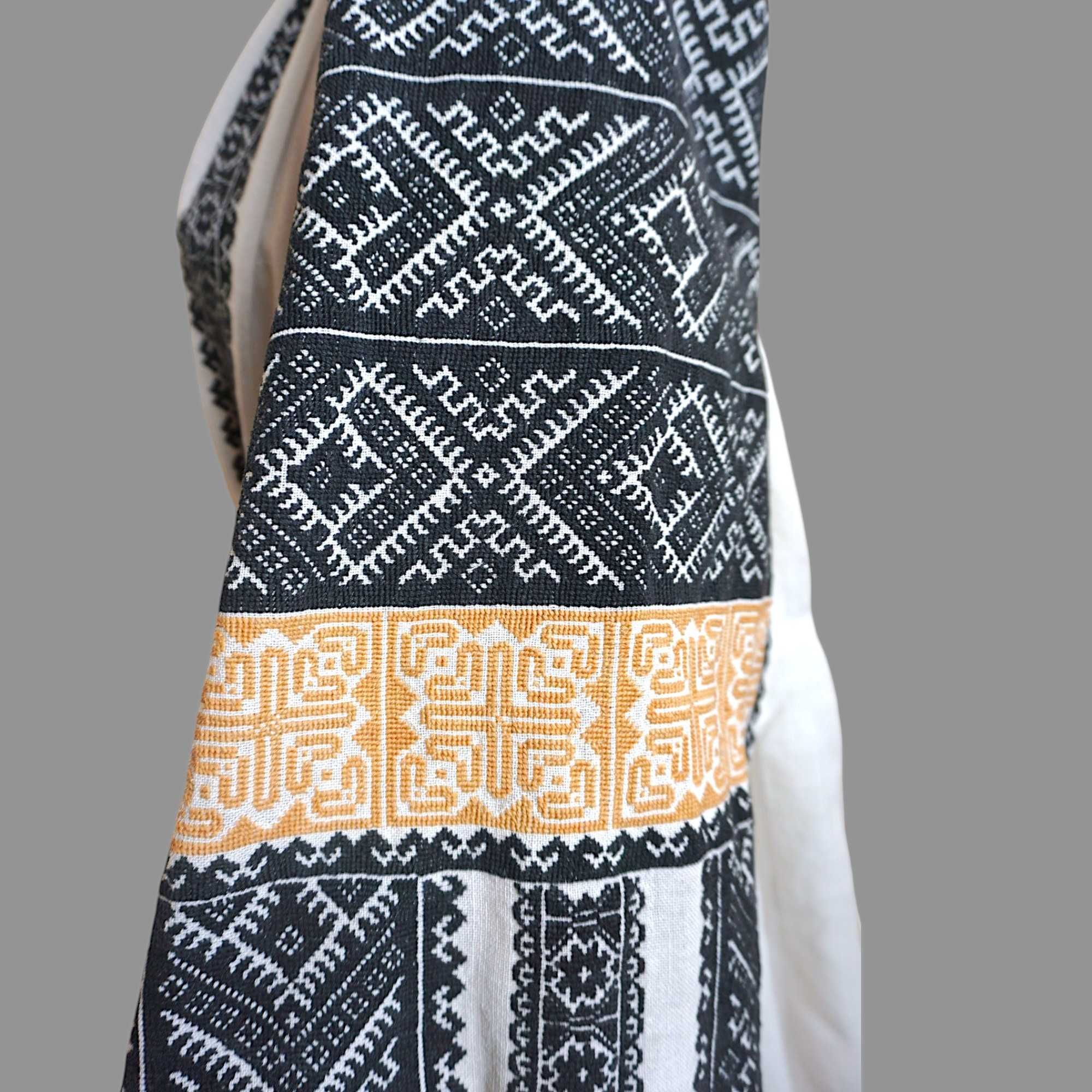 Ie traditionala veche lucrata manual - rochie taraneasca M-L