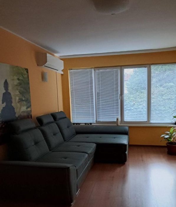 Дава се под наем Тристаен апартамент в Пловдив, Център - 100 кв.м за 500 € - Снимка #1