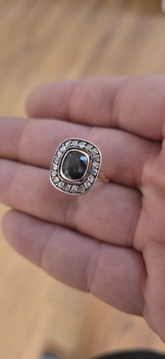 Inel aur 18 k diamante si safir natural antourage