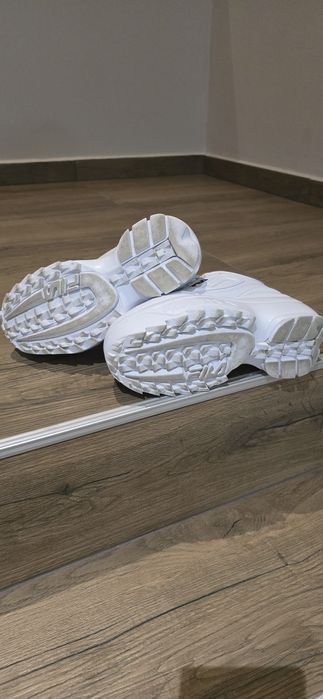 Маратонки FILA .