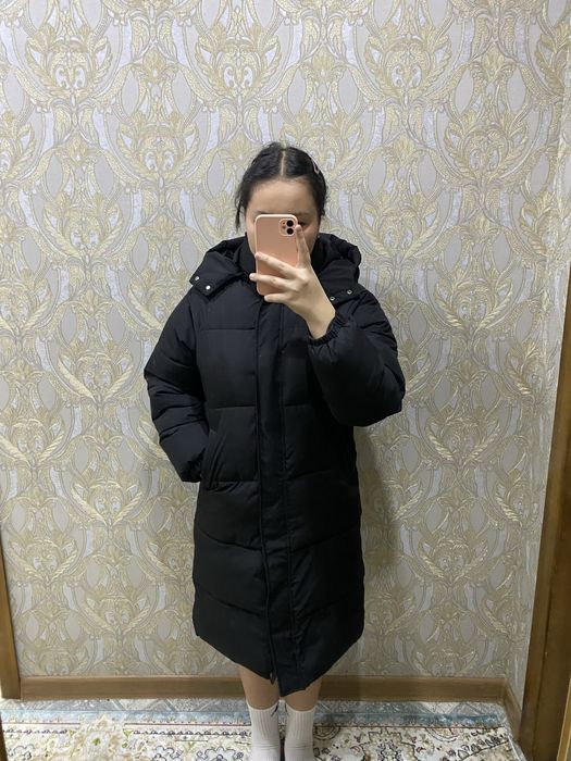 Длинная черная зимняя куртка с капюшоном размер:44,46,48