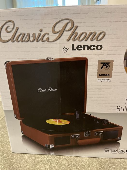 Pick up Lenco cu boxe integrate