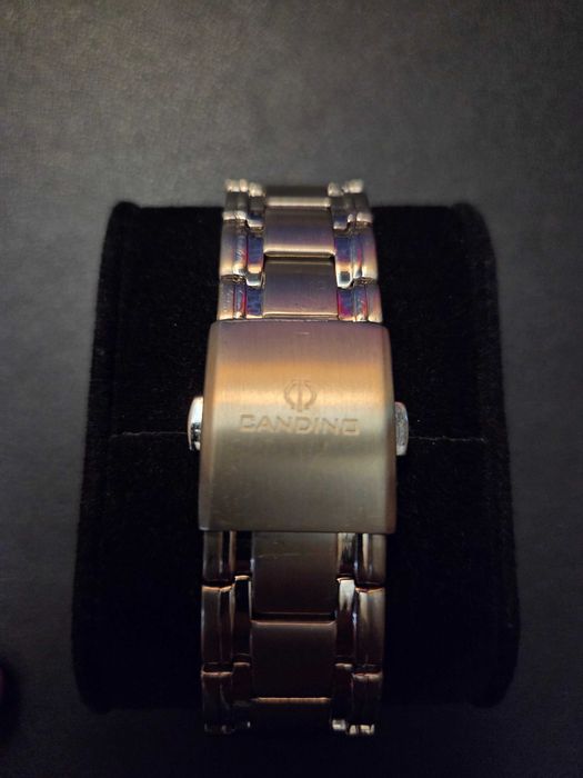 Продавам Швейцарски часовник от личната си колекция Candino TITANIUM.
