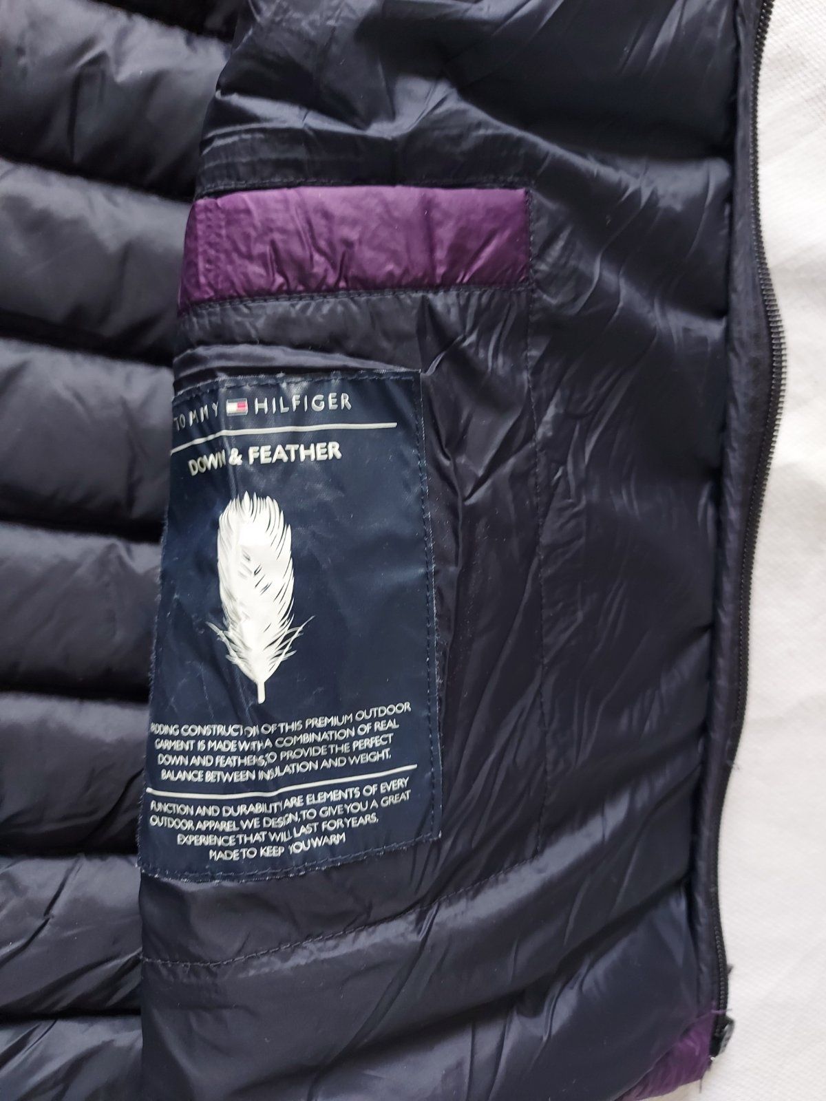 Tommy Hilfiger ,XL/54,мъжки пухен елек грейка 90%пух 10 %пера