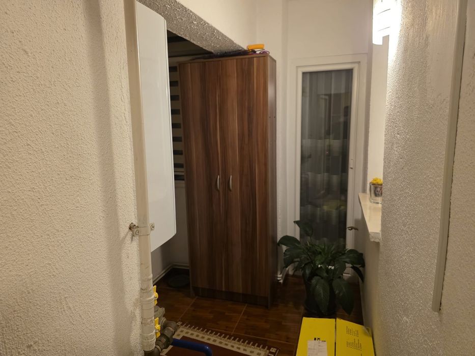 De închiriat,apartament decomandat