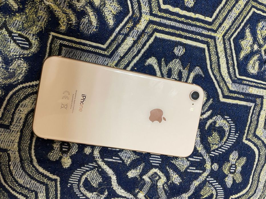 Продам айфон 8 на 64 гб
Есть трещина на экране в районе кнопки  а так