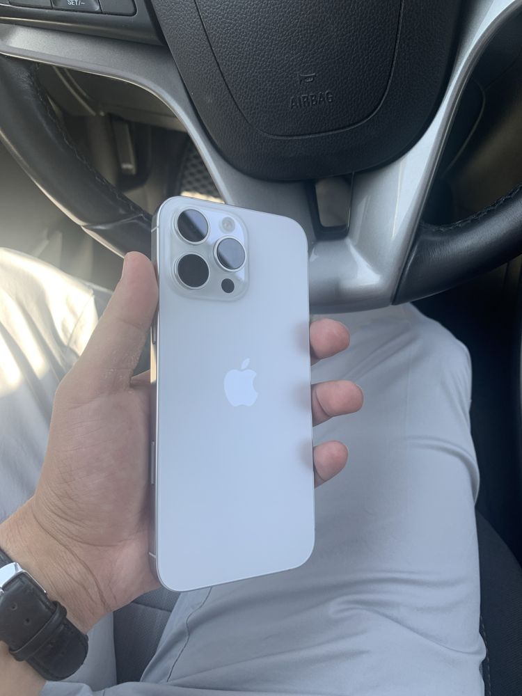 Iphone 16 pro max white