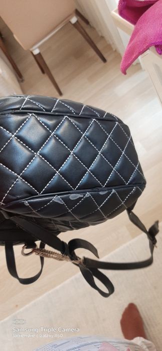 Черна раница guess