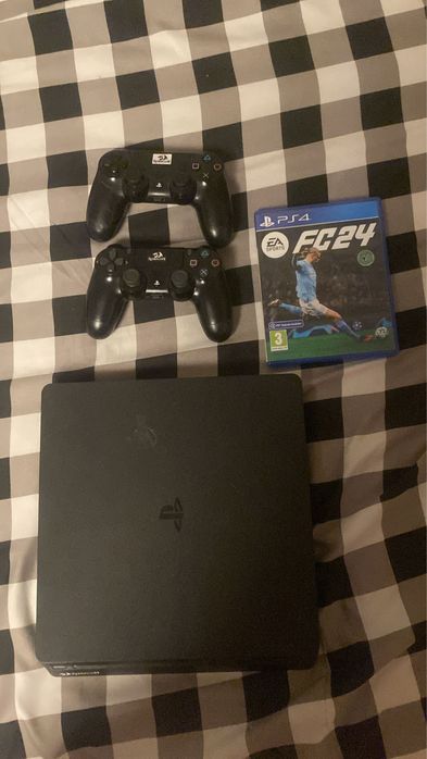 PS4 Slim 1TB + 2 controllere + FC24