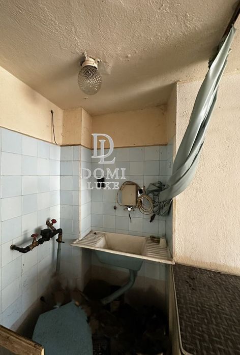 Продава се Гараж / Паркомясто в Варна, Център - 22 кв.м за 2341 €/кв.м - Снимка #1