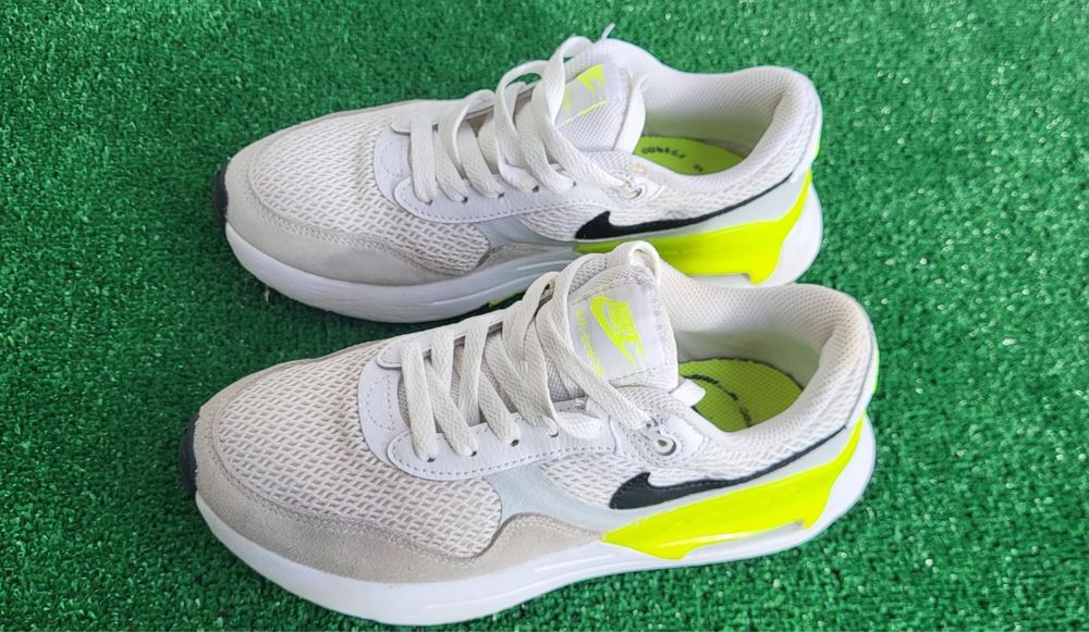 Дамски маратонки Nike Air