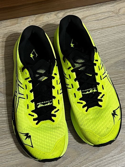 Asics Fujispeed 3 р-р 41,5 , 7 uk, 26 см.