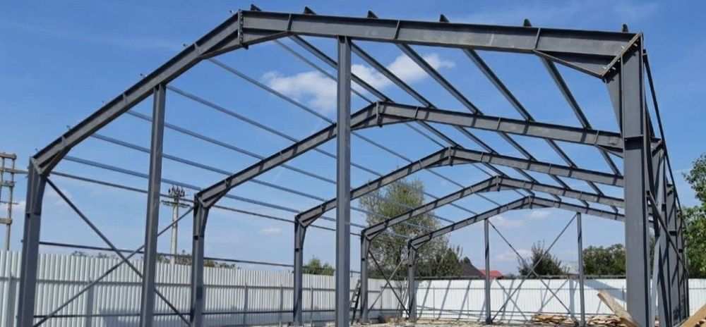 Vand hala metalica 8x11x4 cu panouri sandwich