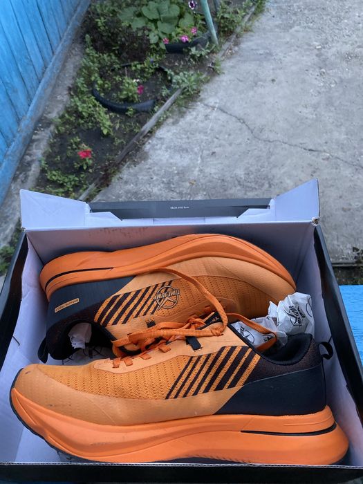 Продам кроссовки Time jump