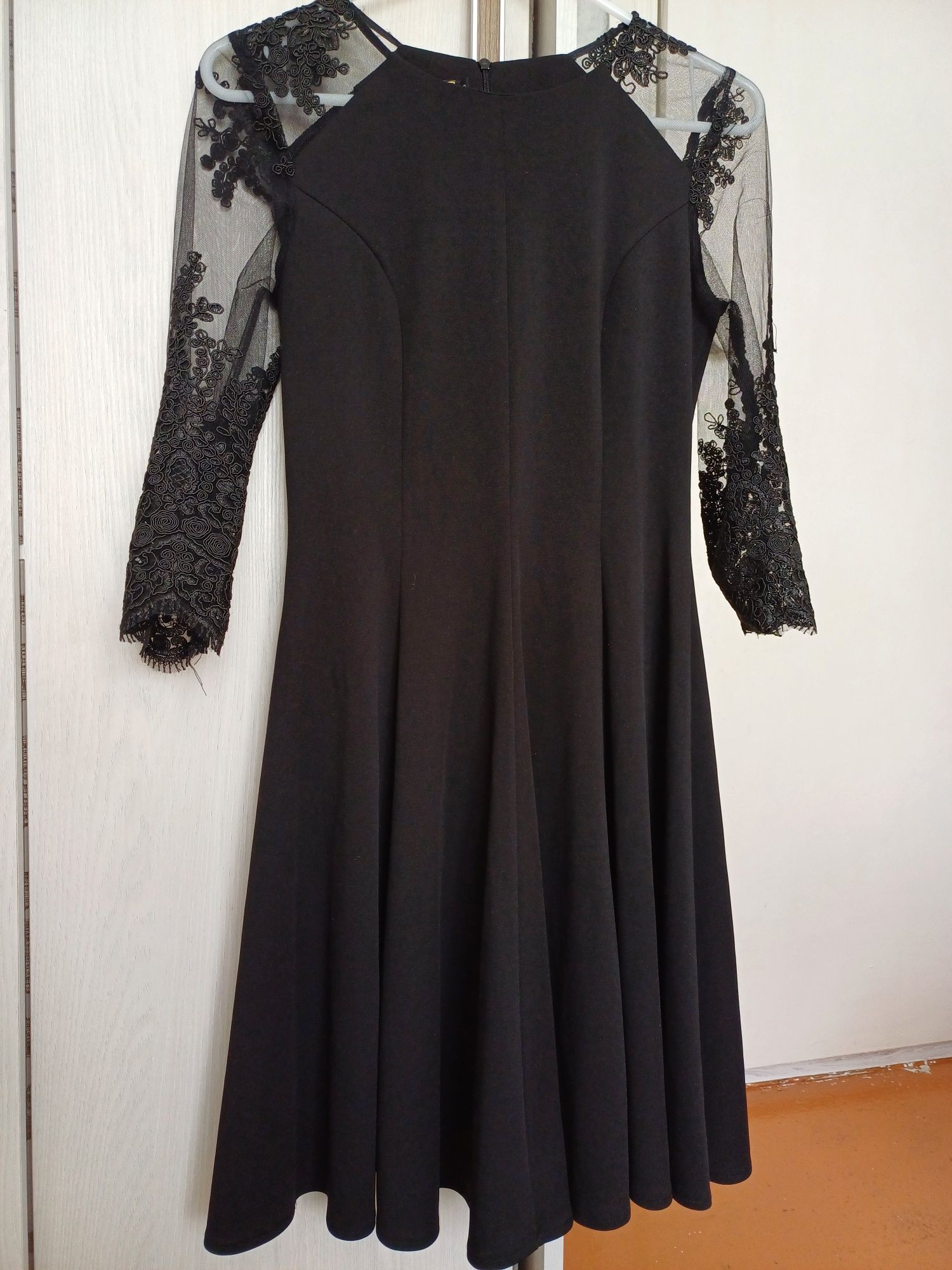 Продам чёрный платье