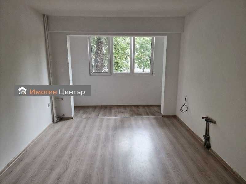 Продава се Тристаен апартамент в София, Толстой - 60 кв.м за 2300 €/кв.м - Снимка #1