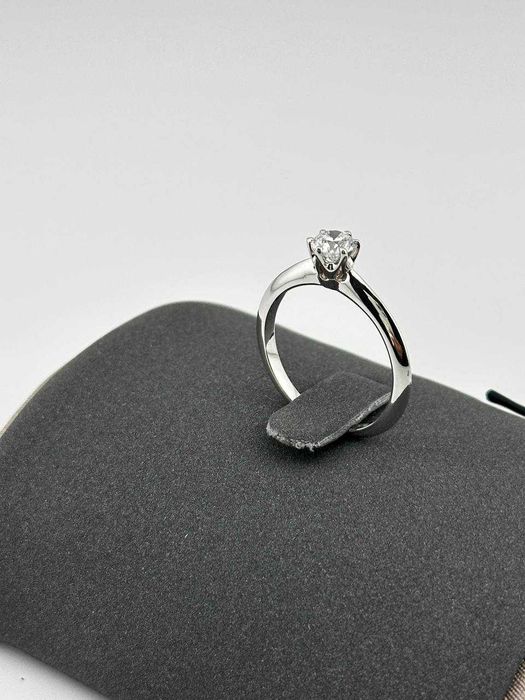 Кольцо с бриллиантом 0,5 карат