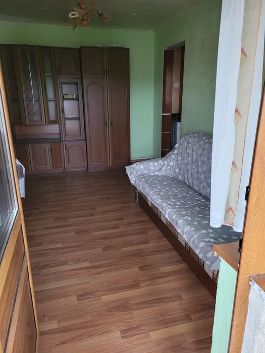 Închiriez apartament cu 2 camere