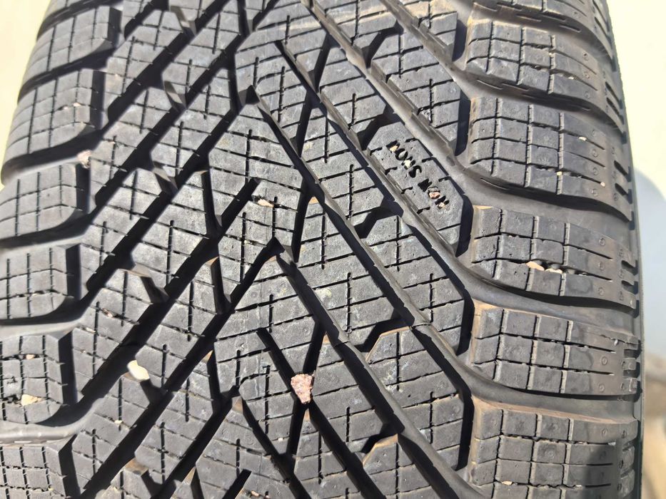 205/60/16 Пирели ДОТ 2024 г - Като Нови