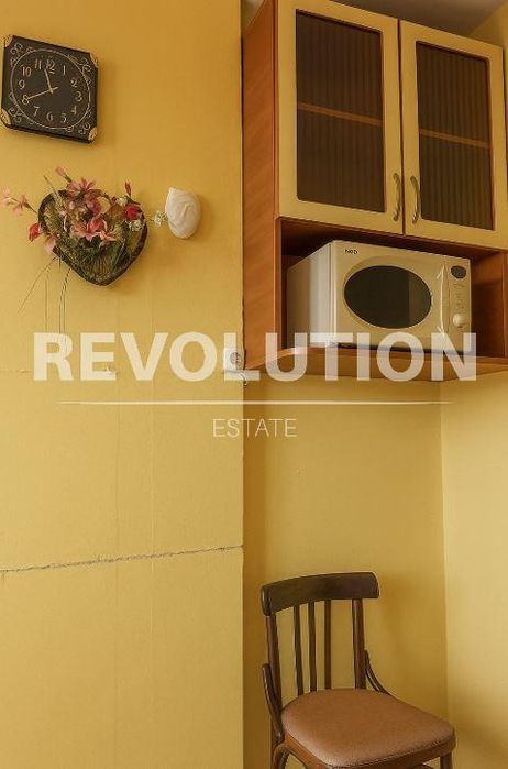 Дава се под наем Двустаен апартамент в Варна, Левски - 76 кв.м за 425 € - Снимка #3