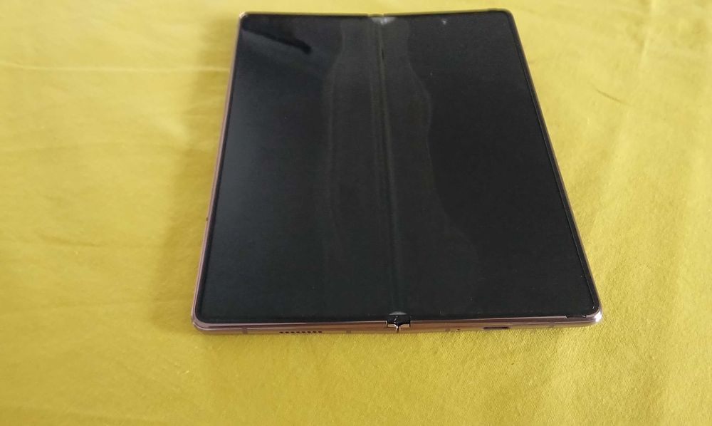 Samsung Galaxy Fold2 ecran mare defect