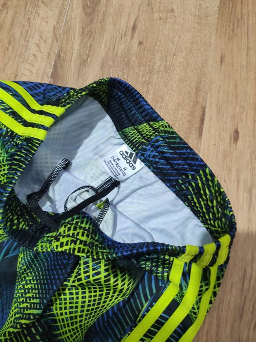 Pantaloni scurți Adidas mărimea 10-12 ani
