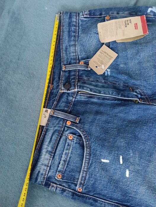 Blugi noi Levis mărimea 32