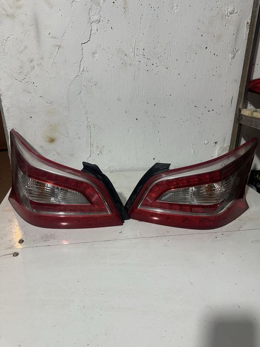 Задние фонари на Nissan Tiana 2014 года