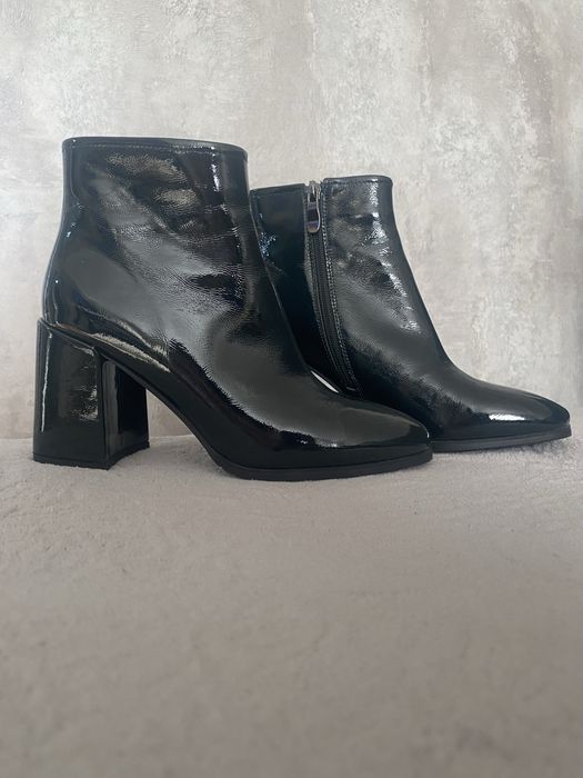 Продам демисезонные сапожки фирмы Lieta, 37 размер на узкую ногу.
