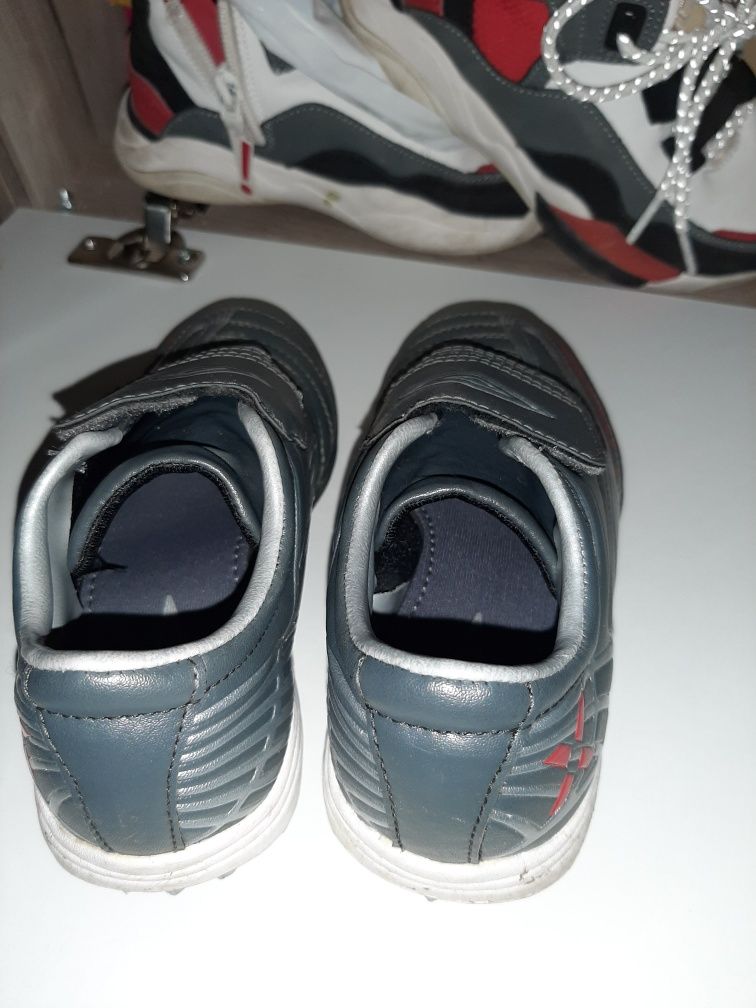 Спортни обувки за футбол Umbro