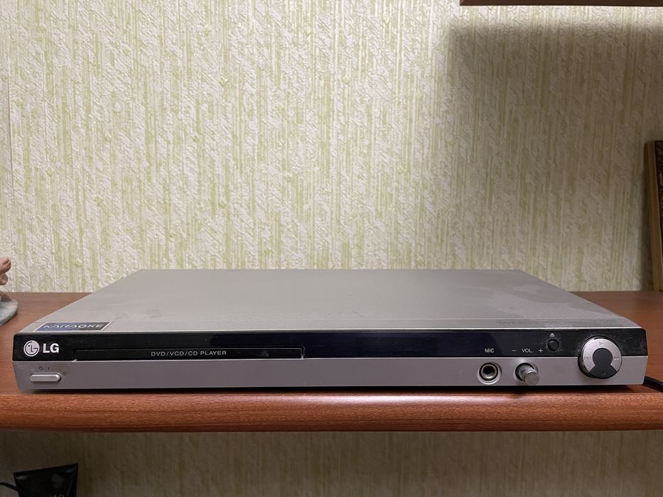 DVD проигрыватель LG