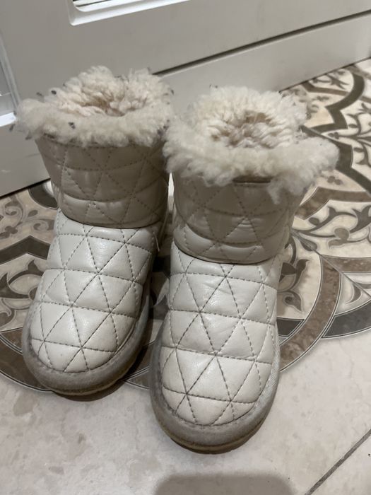 Продаю уги теплые на девочку