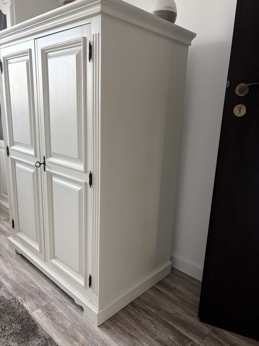 Vând comodă și corp înalt lemn masiv 2500 lei