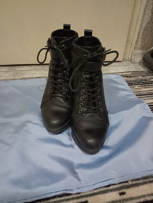 Елегантни дамски боти размер 37