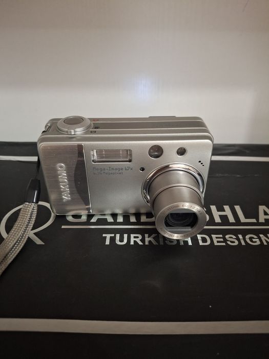 Цифровая камера YAKUMO