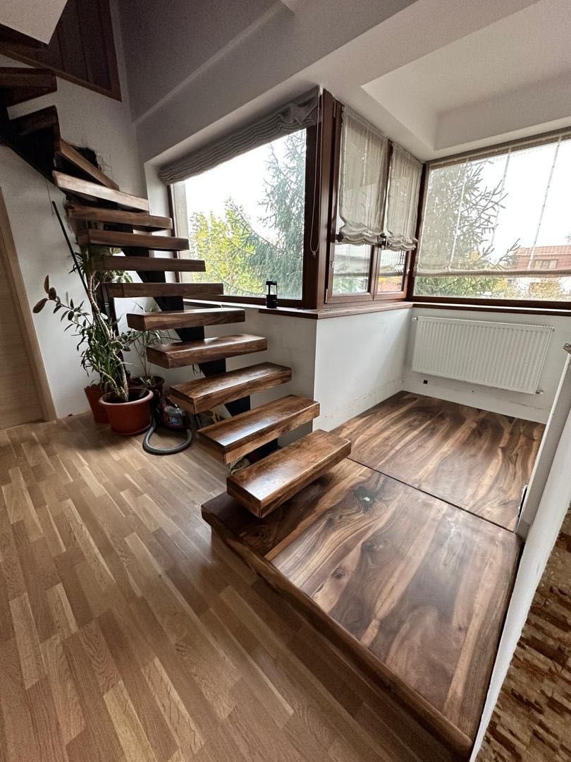 Scara si foisor din lemn si fier interior si exterior