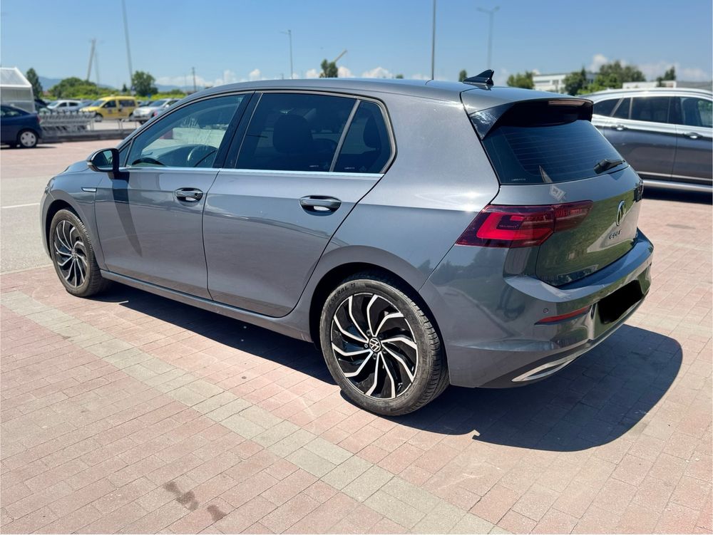 VW Golf e-TSI 1st edition