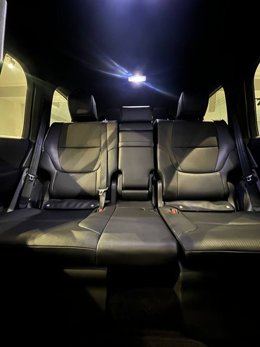 Toyota Land Cruiser 300